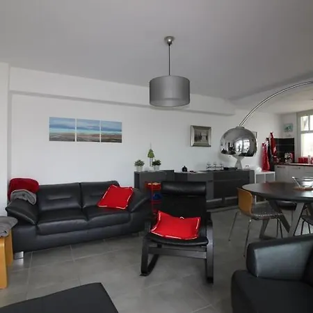 Annonce Professionnelle. 2 Avec Terrasse, A 50m De La Plage, Pour 4 Personnes 阿尔德洛海滩