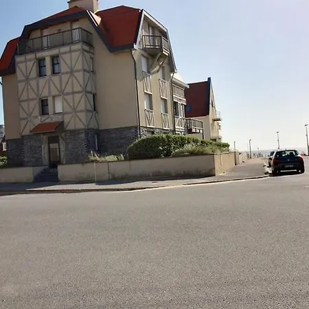 Annonce Professionnelle. 2 Avec Terrasse, A 50m De La Plage, Pour 4 Personnes 阿尔德洛海滩