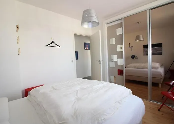 Annonce Professionnelle. 2 Avec Terrasse, A 50m De La Plage, Pour 4 Personnes דירה