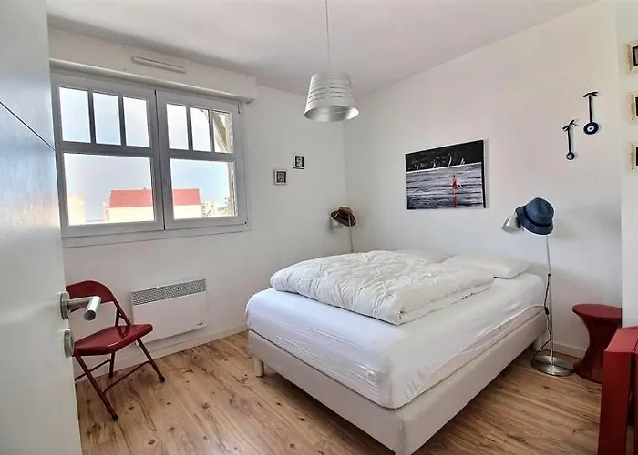 דירה Annonce Professionnelle. 2 Avec Terrasse, A 50m De La Plage, Pour 4 Personnes