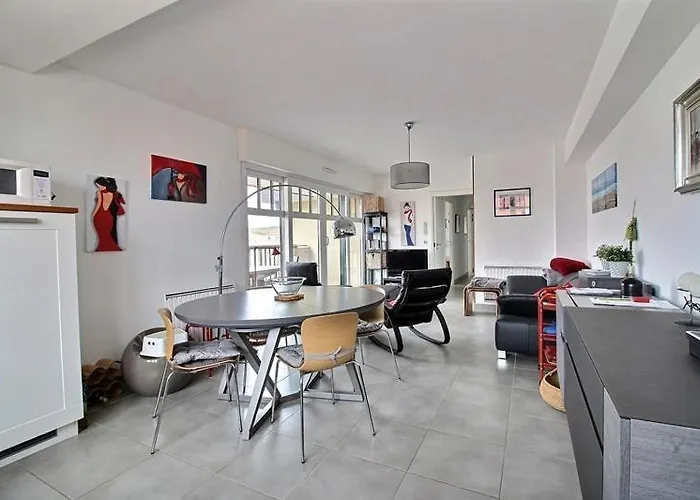 דירה Annonce Professionnelle. 2 Avec Terrasse, A 50m De La Plage, Pour 4 Personnes