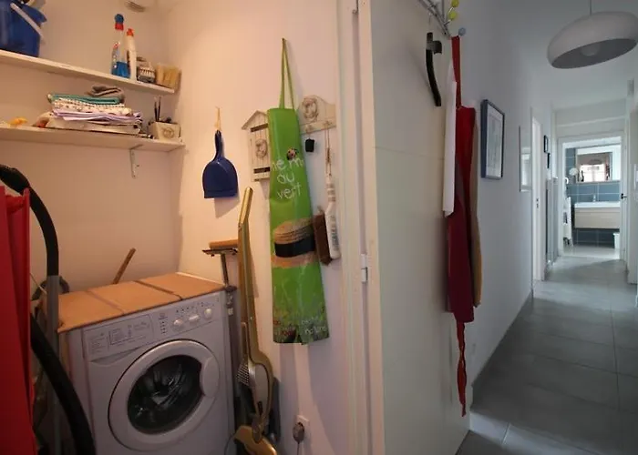 Annonce Professionnelle. 2 Avec Terrasse, A 50m De La Plage, Pour 4 Personnes דירה *